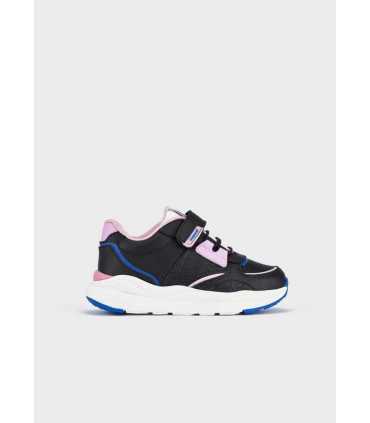 Deportiva piel niña