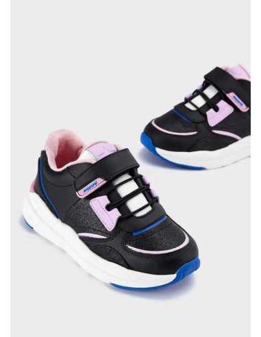 Deportiva piel niña