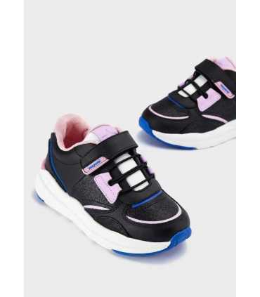 Deportiva piel niña