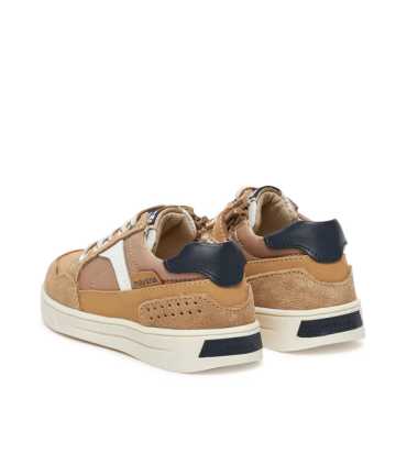 Deportiva vestir piel niño