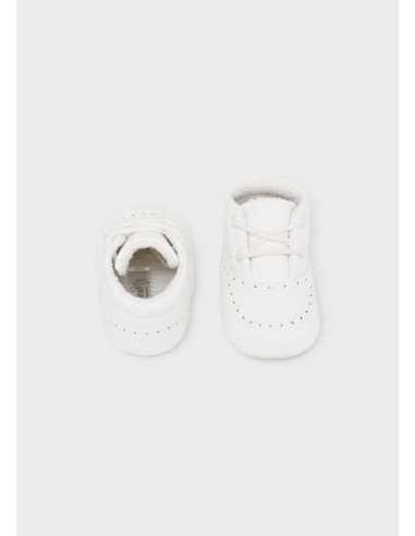 Zapato calado recién nacido