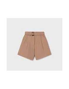 Pantalón corto con cinturón chica