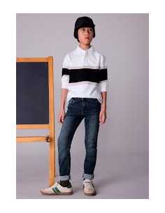 Pantalón vaquero entallado chico