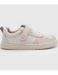 Deportiva respetuosa casual niña