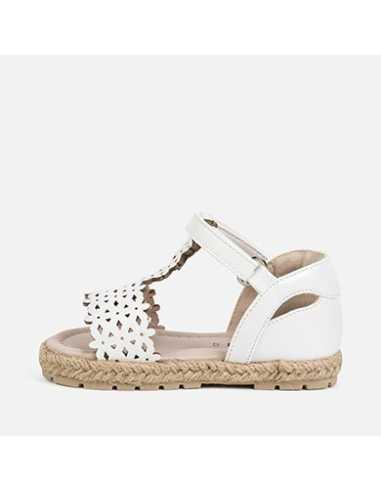 SANDALIA YUTE PERFORADA