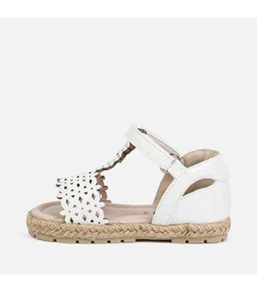 SANDALIA YUTE PERFORADA